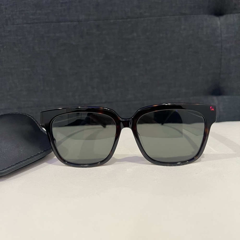 Saint Laurent Tortoise Square Sunglasses - Picture 6 of 8
